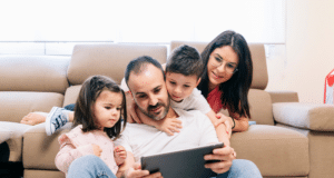 PACCHETTO FAMIGLIA: le principali misure della manovra 2023