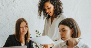 Discriminazione della donna nel mondo del lavoro: dalla carriera al gender pay gap.