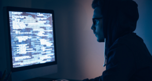 Spiati i conti di politici e vip