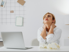 LE PRESSIONI COMMERCIALI non vanno mai in vacanza